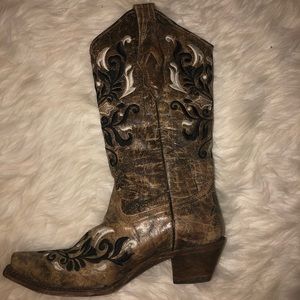 Corral boots
